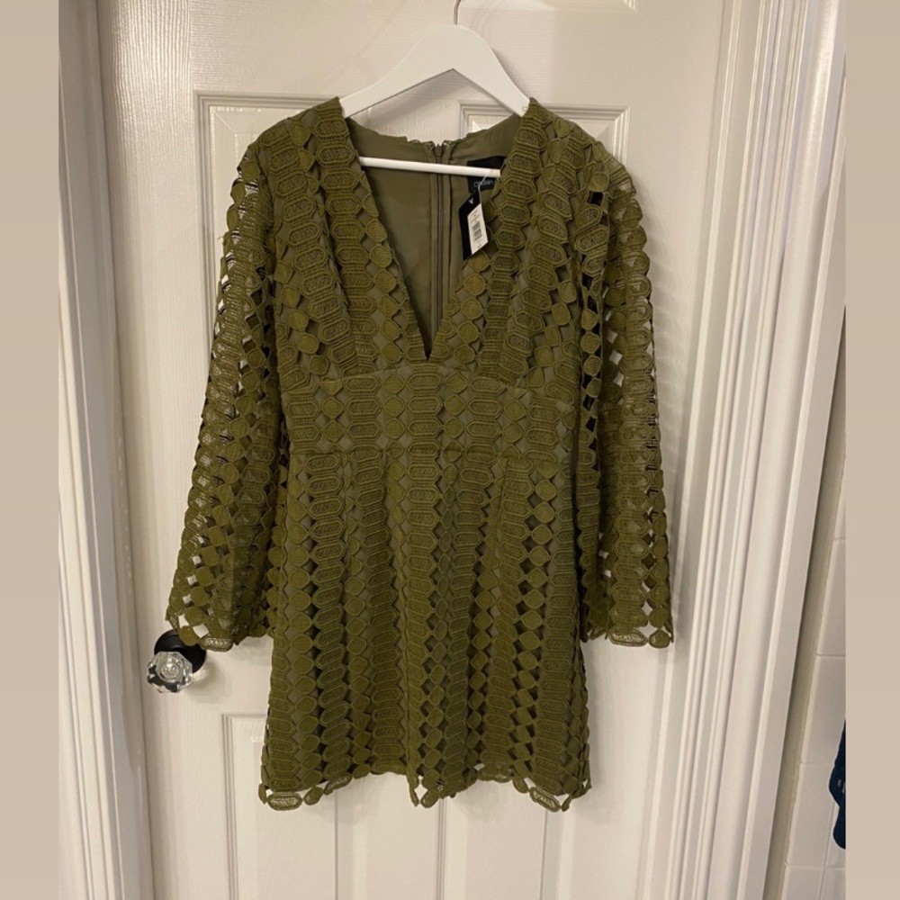 Cynthia Rowley. Size SM. Color Army Green.